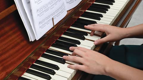 Playing the piano boosts brain processing power and helps lift the blues