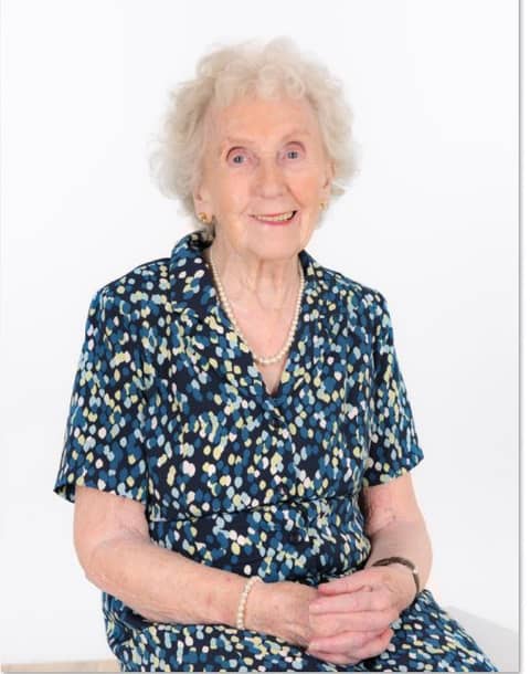 32 Women at War 1 - Interview with Anne Cheall