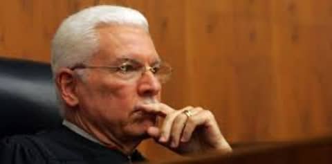 Dos marcas en el servicio público