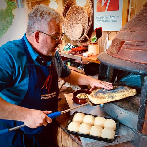 Masterclass Part 5 - The Finale. A live cook featuring buttery bread rolls, tomatoes on a bed of onions, baked camembert and a deliciously golden chicken and ham pie - all cooked live by David Jones from the Manna From Devon Cooking School Masterclass Part 5 - The Finale. A live cook featuring buttery bread rolls, tomatoes on a bed of onions, baked camembert and a deliciously golden chicken and ham pie - all cooked live by David Jones from the Manna From Devon Cooking School