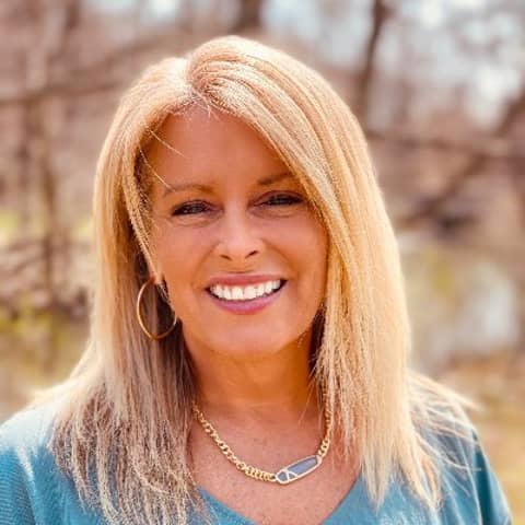 S3E10: Kristen Shaughnessy: Journalist, Storyteller, Anti-Ageism Advocate