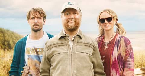 Neighbours & The Ballad of Wallis Island