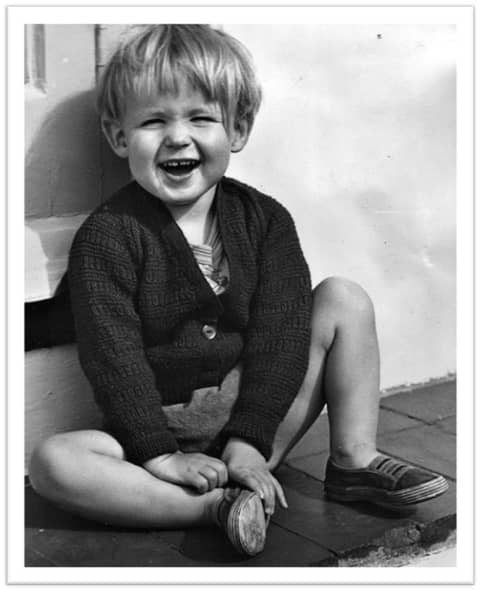 Those eyes of old (look out at me)