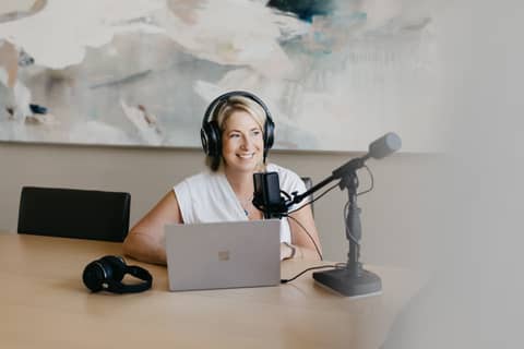 Ep72: Behind the Mic Producer Becky Guzak on The Hot Stove Society Radio with Tom Douglas