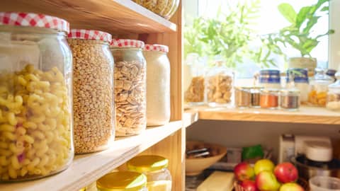 🫙 Cleaning the Pantry 🧹 | Organizing is Calming
