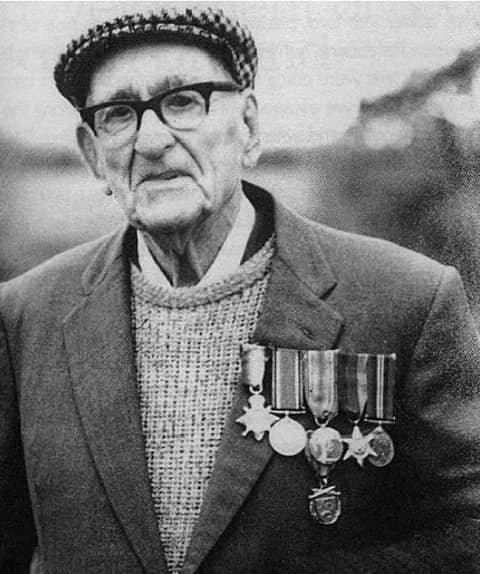 11 Dunkirk little ship, The Bee memoir WW2 by Fred Reynard