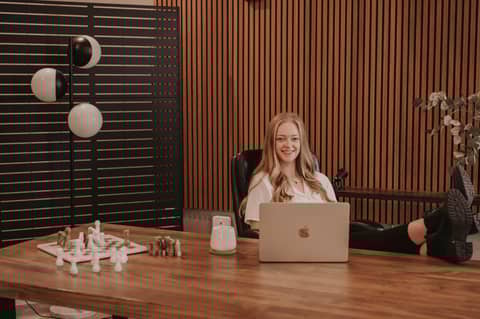 Building Success Through Genuine Connection: A Conversation with Career Coach Ellie Hoekman