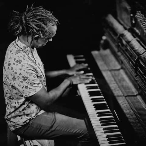 Embraceable You, Solo Piano Embraceable You, Solo Piano