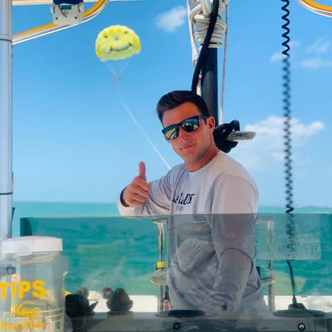 High Tides and Higher Rides: How Justin Beard Acquired & Built A Thriving Parasailing Business - Episode #150