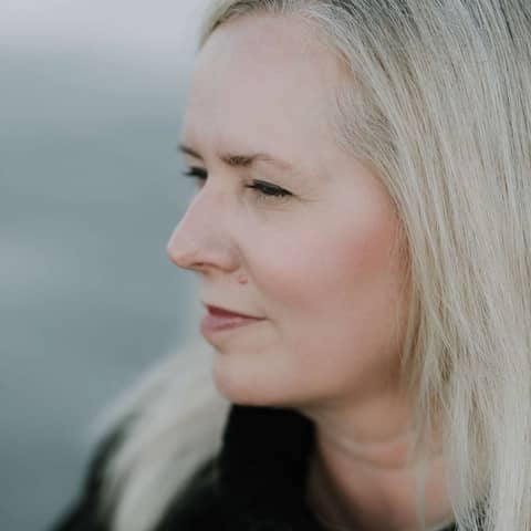 A WRITER'S LIFE   LINDA QUENNEC