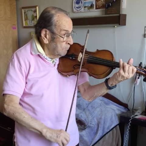 Listen up! A Violin Lesson With Strings Attached Listen up! A Violin Lesson With Strings Attached