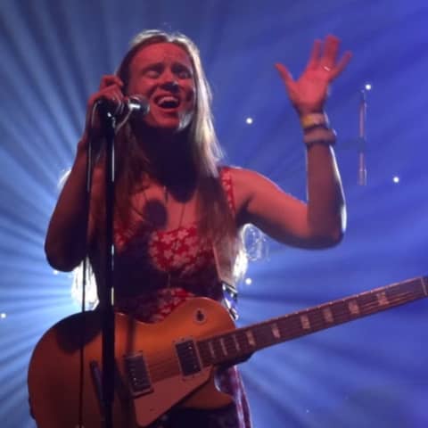 Grianne Duffy Irish Blues Singer Brings Her Talents to America