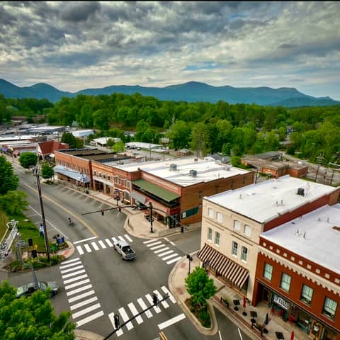 Tryon, NC - "The Friendliest Town In The South." Find Out Why.