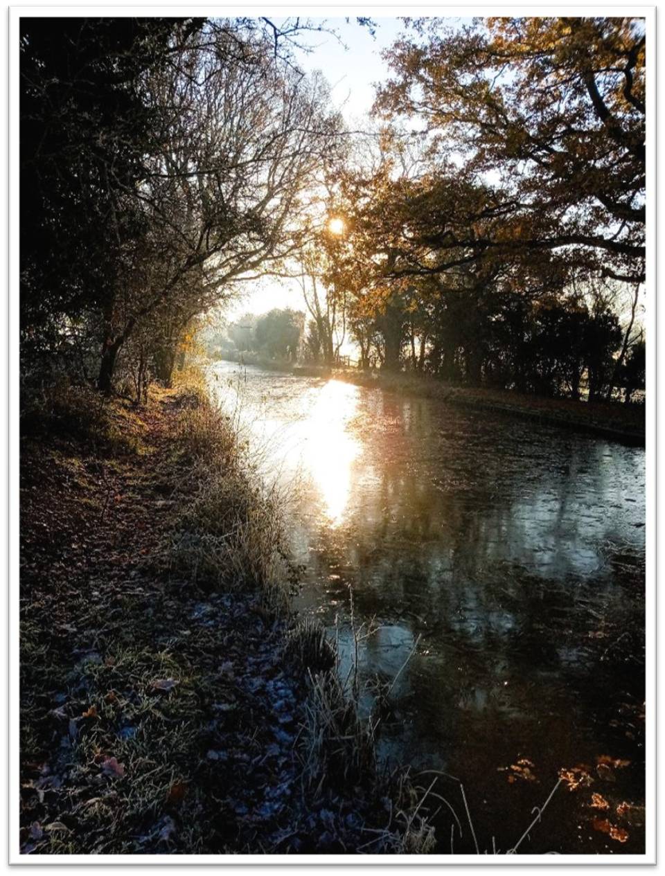 Winter 1 (Comp).jpg Sunrise on an icy winter day on the canal