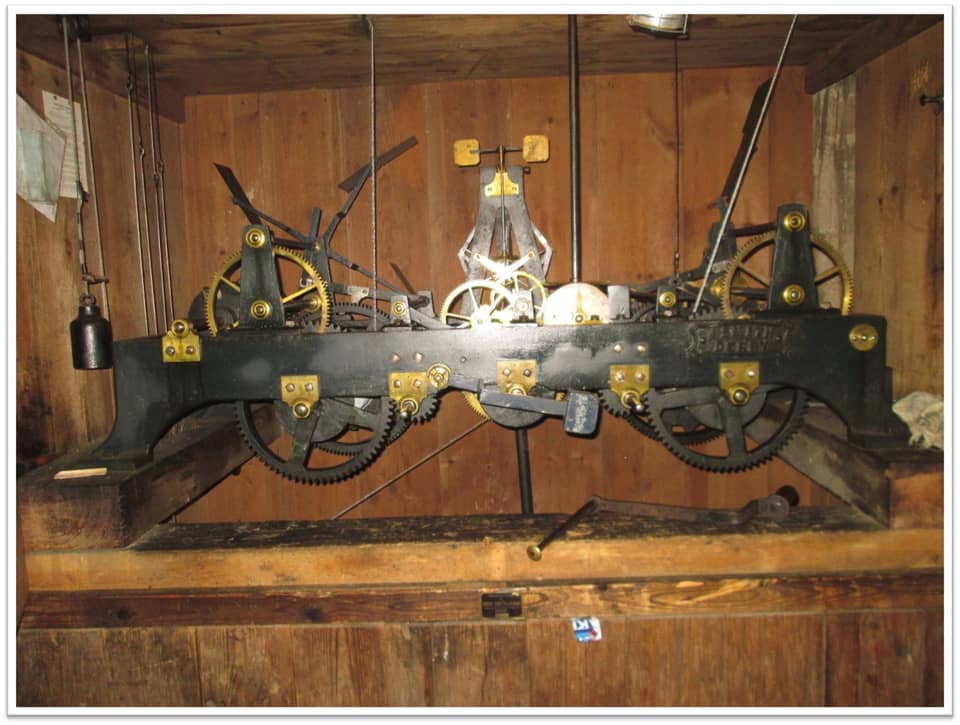 clock (Comp).jpg The mechanism