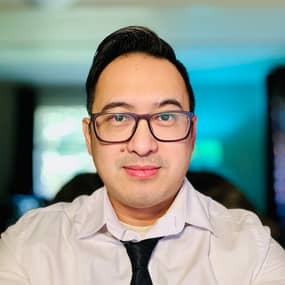 Kristoffer Ruyeras Profile Photo Kristoffer Ruyeras Profile Photo