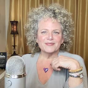 Amy Color Profile Photo