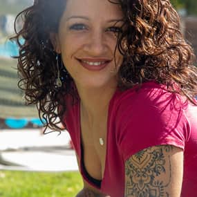 Nathania Stambouli Profile Photo