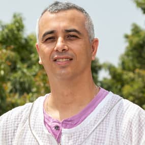 Saar Safra Profile Photo Saar Safra Profile Photo