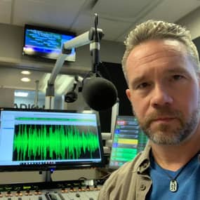 Jason Hewlett Profile Photo