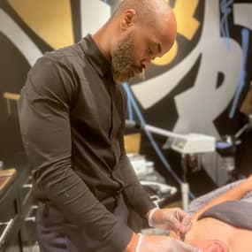 Leshelle Ullie Profile Photo