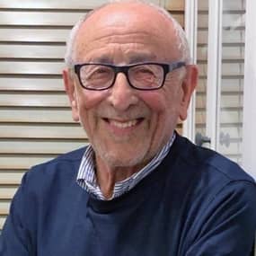 Ivor Davis Profile Photo