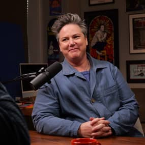 Hannah Gadsby Profile Photo