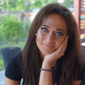 Thais Gibson Profile Photo