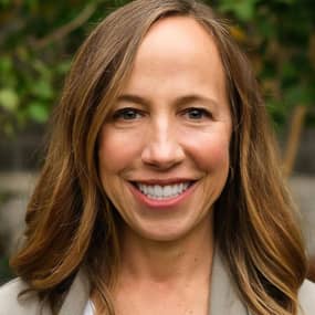 Beth Cavenaugh Profile Photo